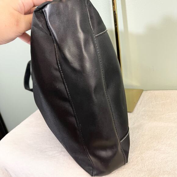 Givenchy Parfums Black Large Shoulder Tote - Picture 5 of 9